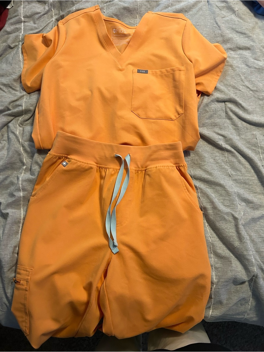 Figs Orange V-Neck Scrub Top with Matching Jogger Pants